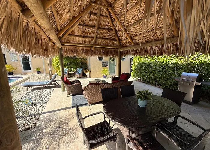 Beach Aqualina Apartments